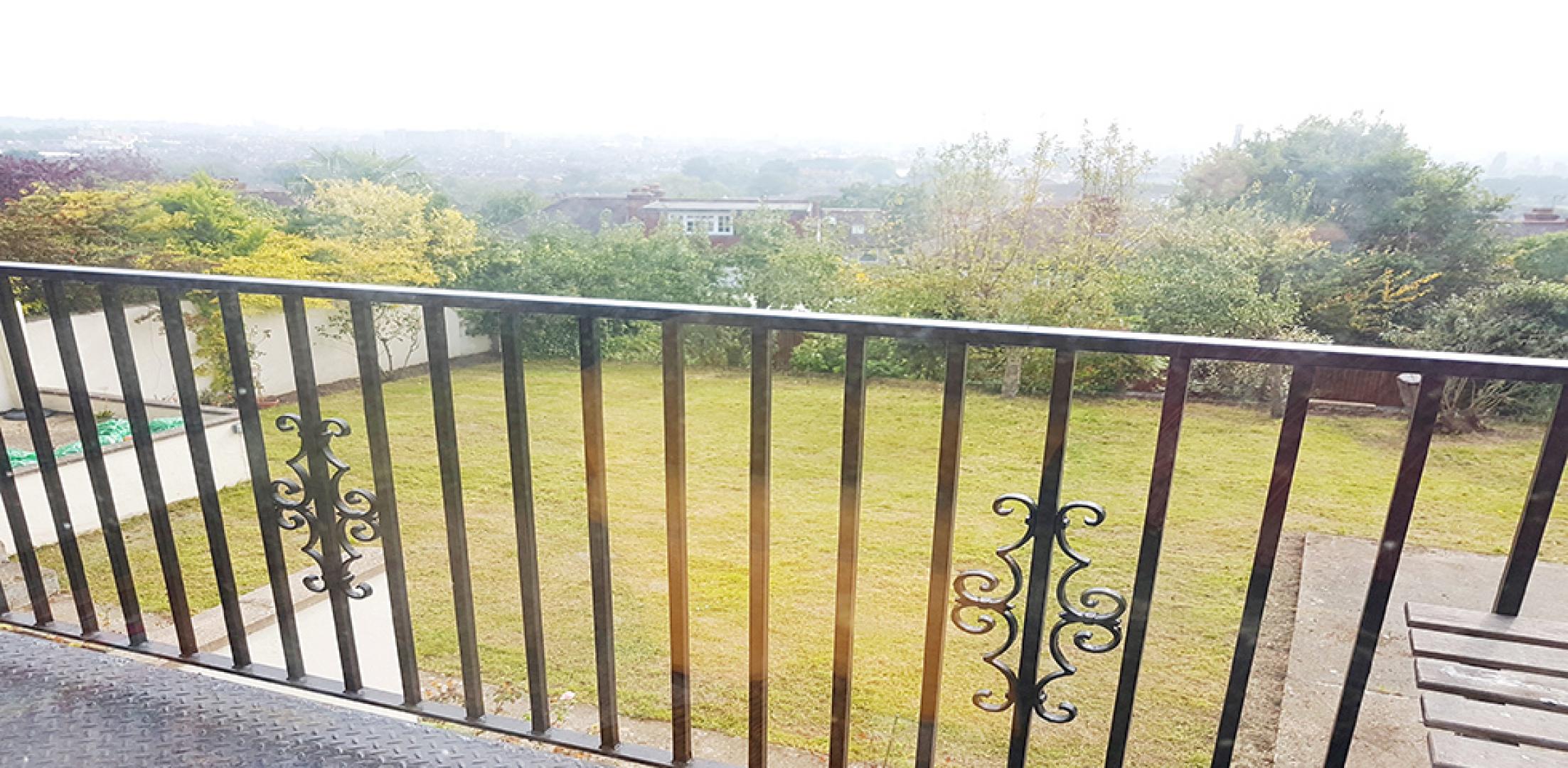 			RECENTLY REDECORATED , 4 Bedroom, 1 bath, 1 reception Flat			 Dollis Hill Lane, DOLLIS HILL